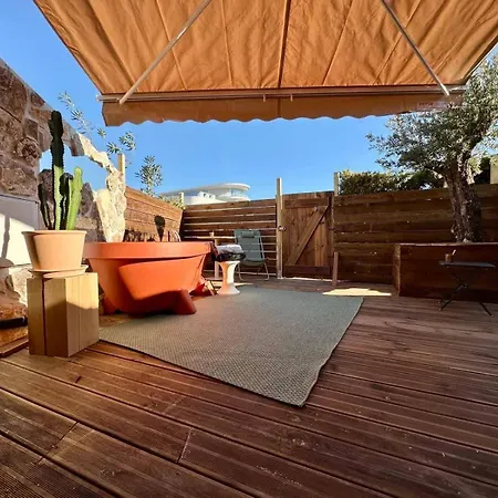 Dom wakacyjny Superbe Maison - Bain Chaud Ou Froid & Cinema - Cap D'agde